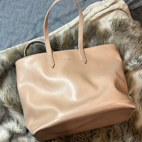 Matt & Nat Vegan Leather Bag Almond or Cream Color EUC - Picture 3 of 6